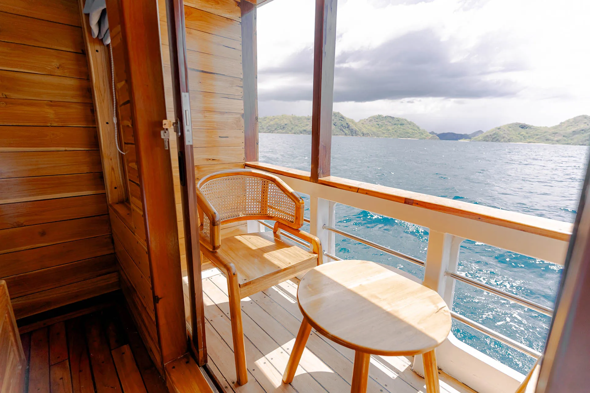 Balcony_Nirwana Room_Barakati Cruises