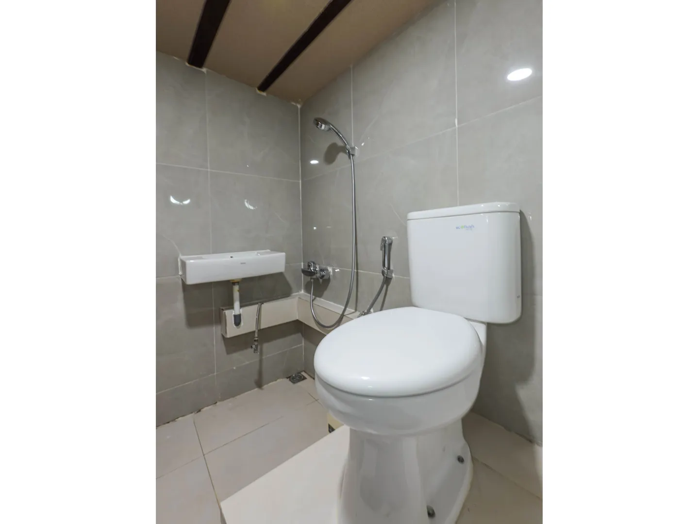 Master Bathroom - Elrora