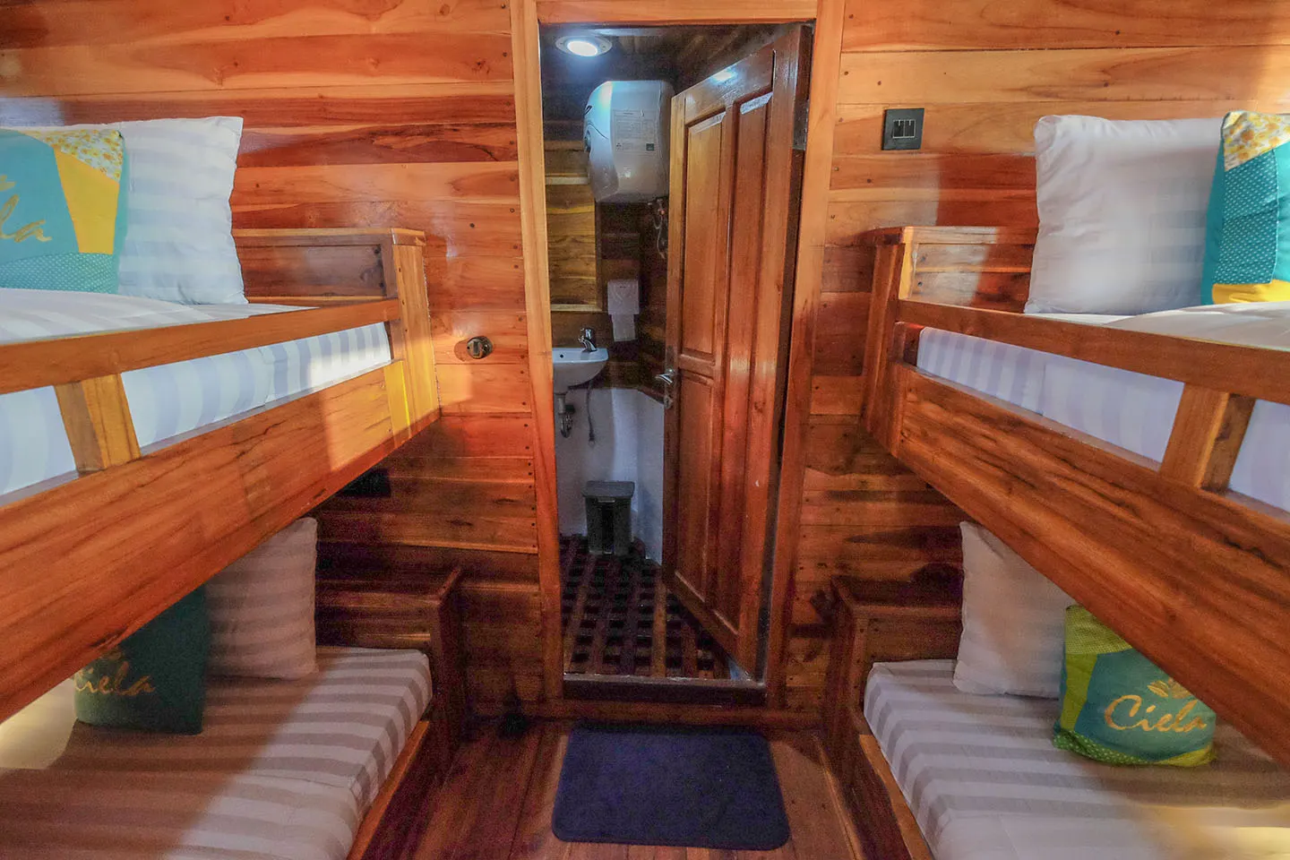 Kanawa Room Bedroom 1_Ciela Liveaboard